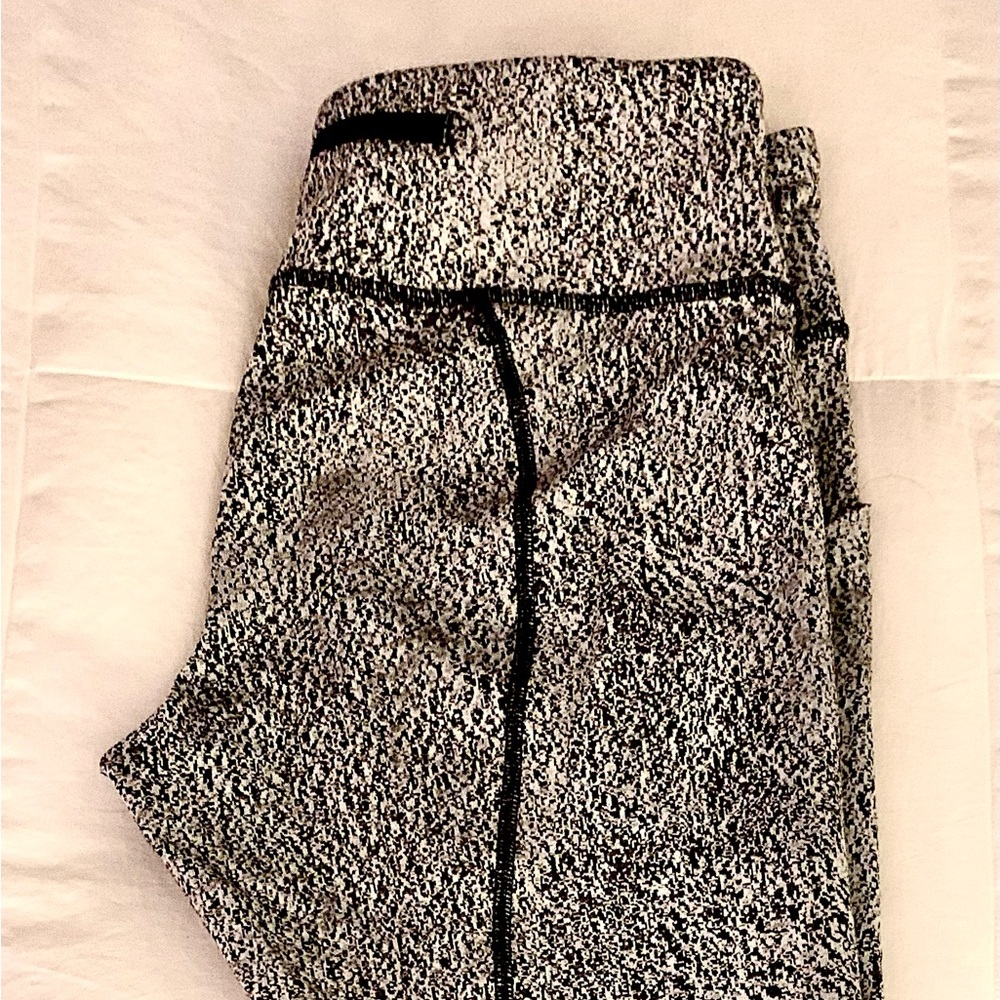 Lululemon cropped leggings